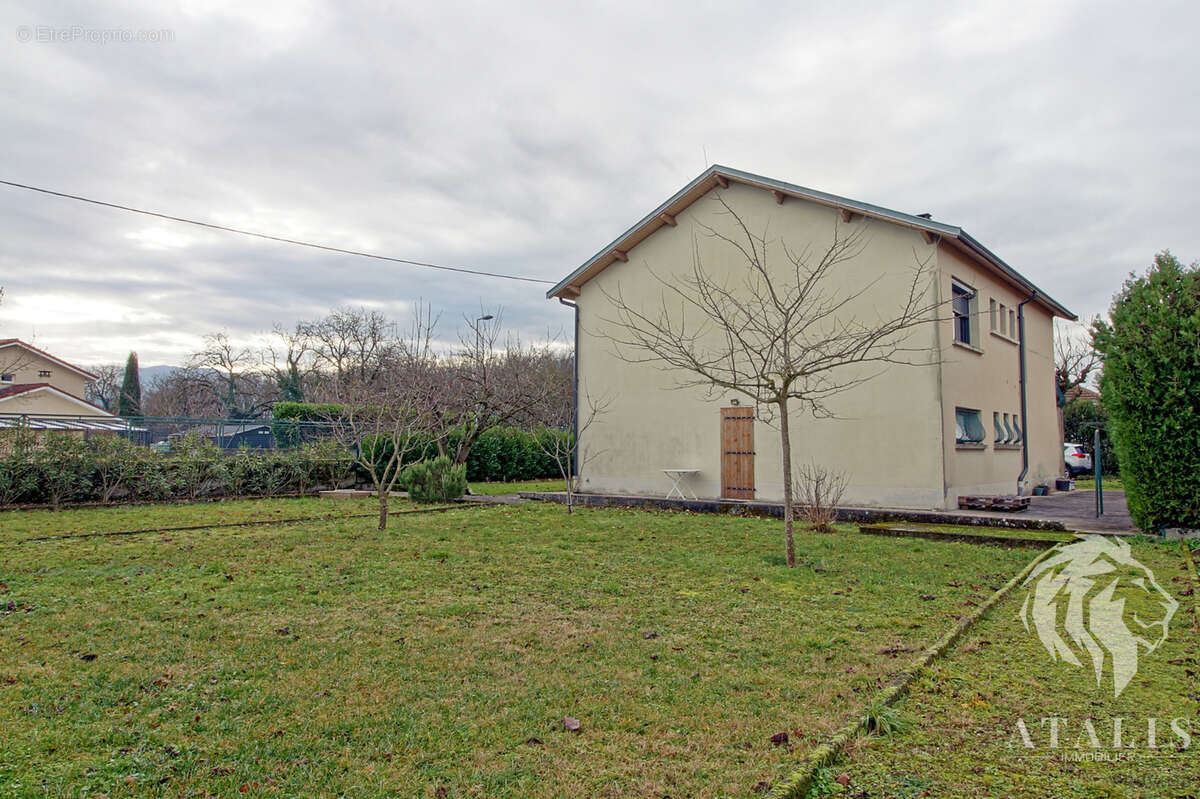 Maison à SAINT-HILAIRE-DU-ROSIER
