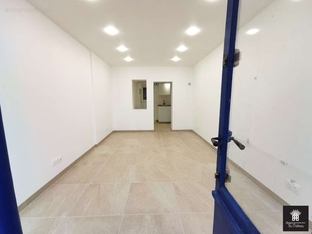 Commerce à VERSAILLES