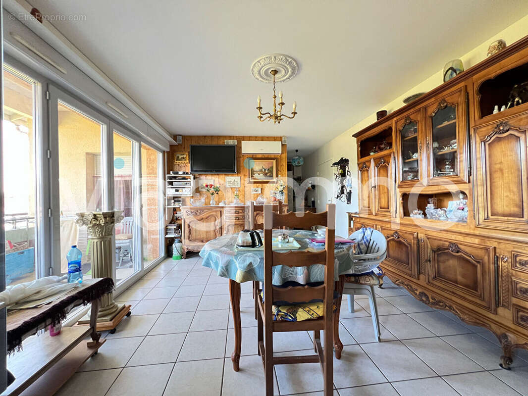 Appartement à PONT-DE-VEYLE