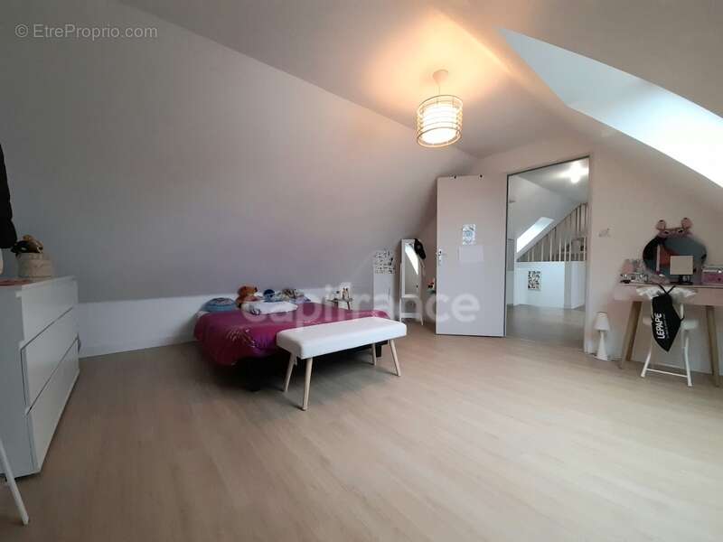 Maison à vendre 5 pièces ERGUE GABERIC (29500)- surface habitable 162.56 m2- 3 chambres - parcelle de 895 m2 - photo 9