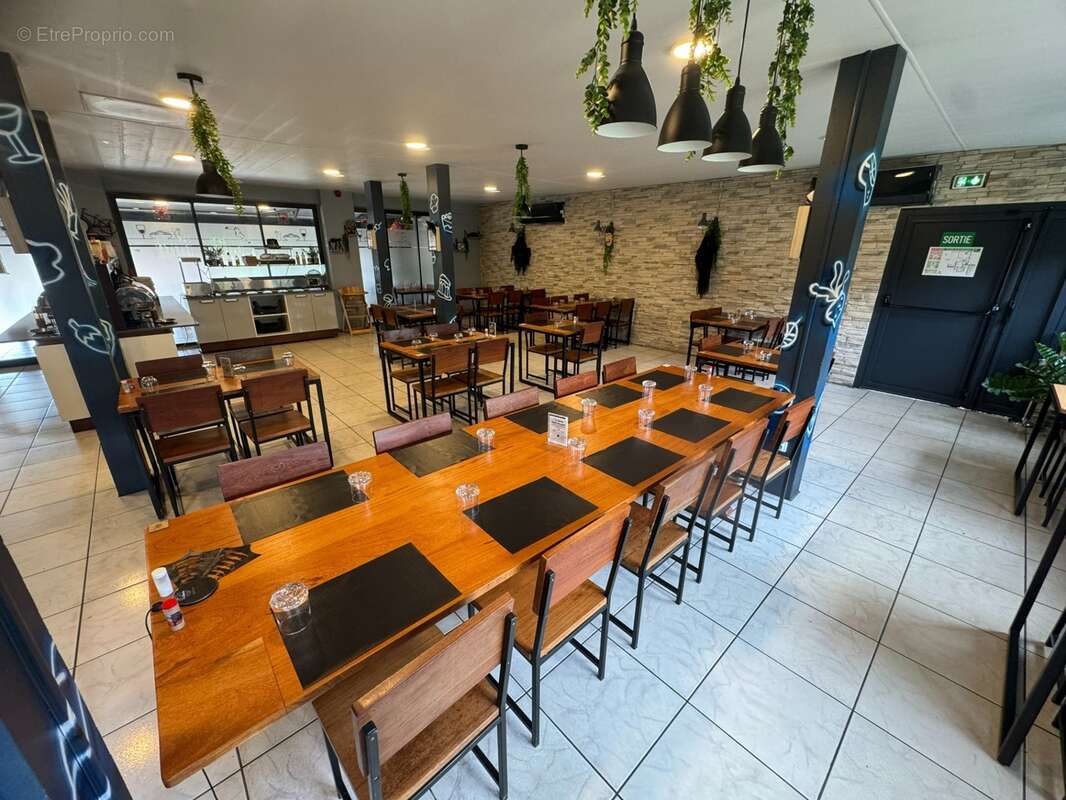 Superbe opportunité d'investissement dans une très belle affaire murs et fonds de commerce d'un grand Restaurant idéalement situ - photo 2