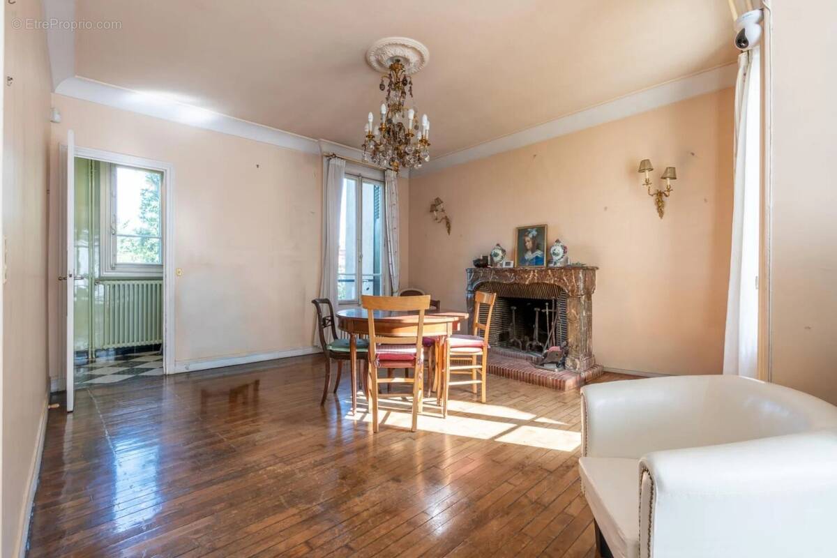 Maison à LE PERREUX-SUR-MARNE