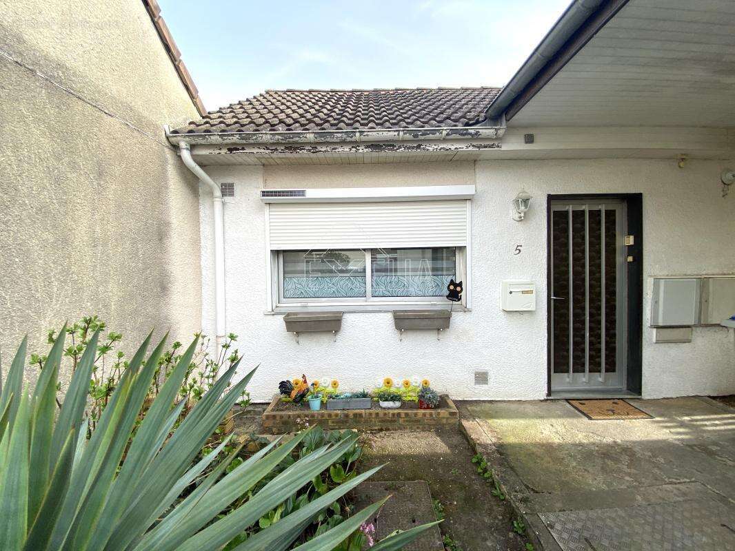 Maison à ROSNY-SUR-SEINE