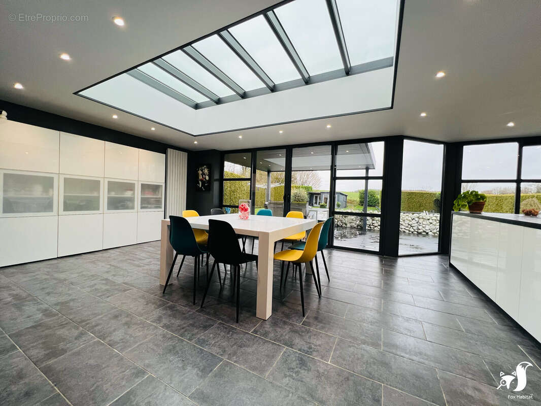 Maison à CREVECOEUR-SUR-L'ESCAUT