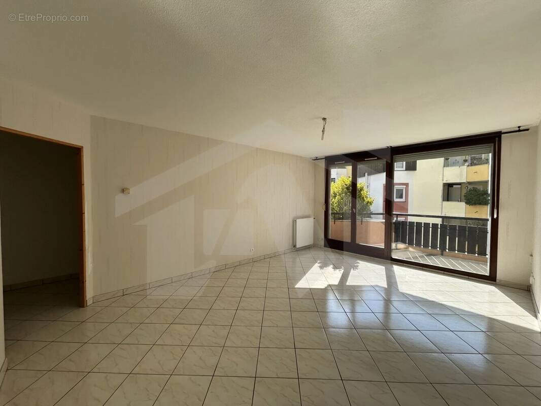 Appartement à MEYLAN