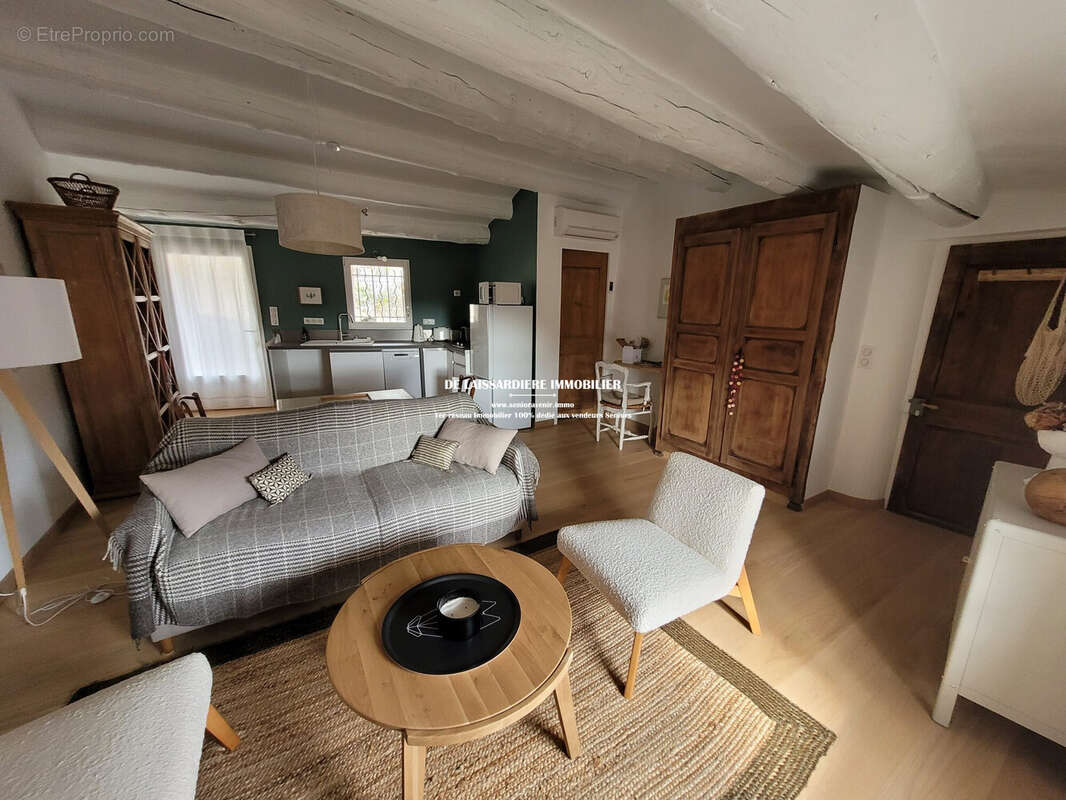Maison à VAUGINES