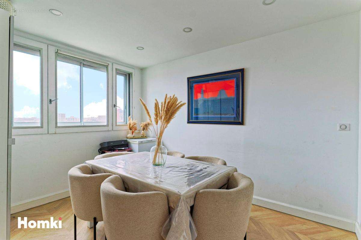 Appartement à CHARENTON-LE-PONT