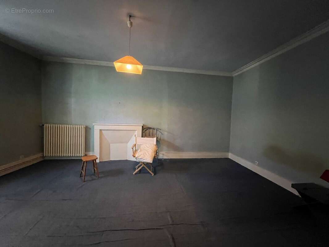 Maison à CHAMPAGNE-MOUTON