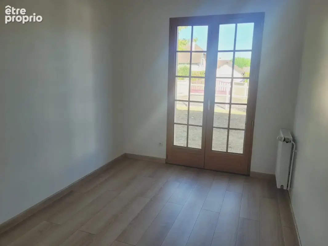 En vente à Heudebouville maison avec une chambre en rez-de-chaussée à Heudebouville