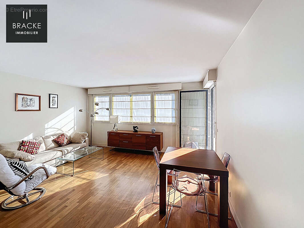 Appartement à COURBEVOIE