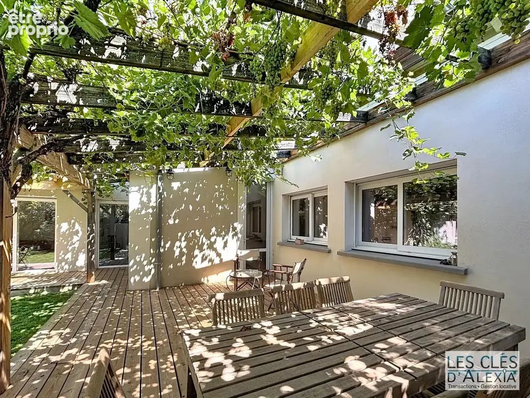 Maison bourgeoise de 1903 rénovée à proximité de Montchat - photo 13