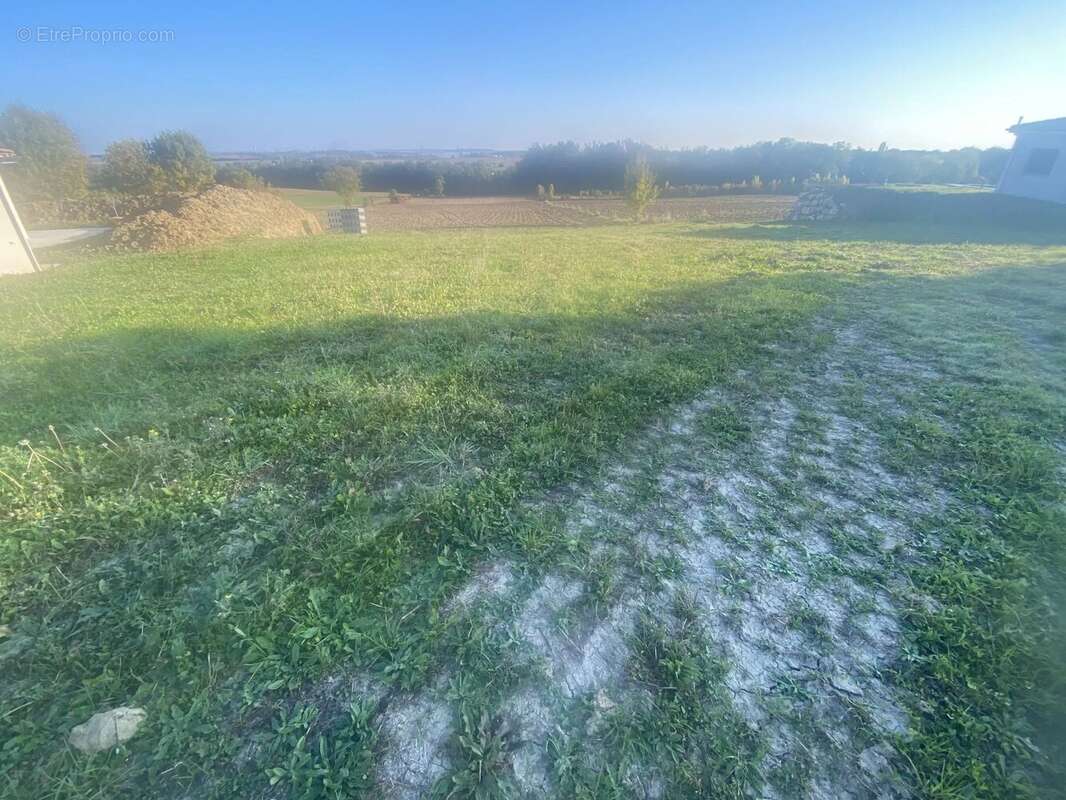 Terrain à SAINT-ORENS-DE-GAMEVILLE