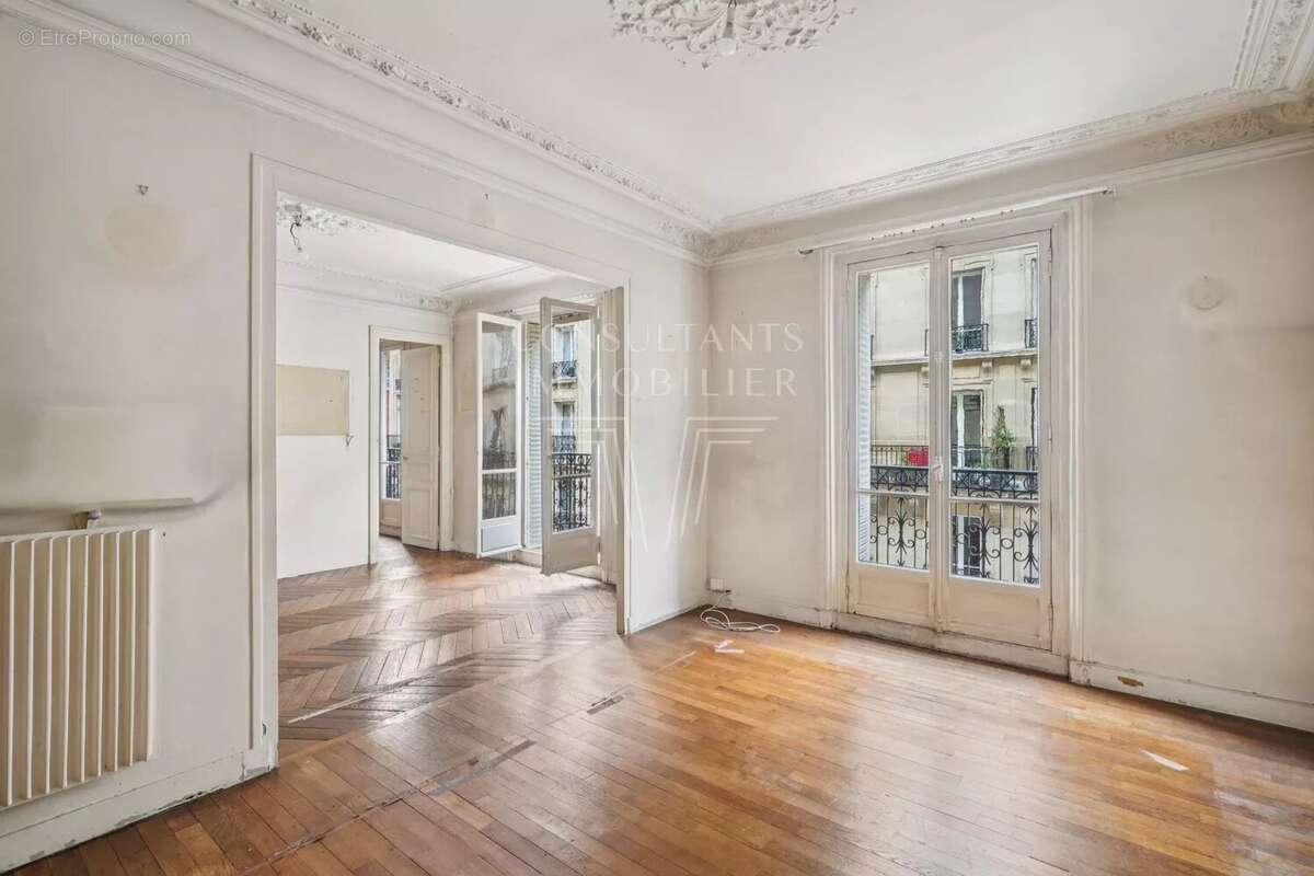 Appartement à PARIS-17E