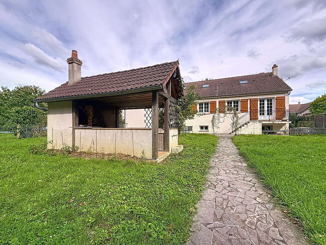 Maison à CHOUZY-SUR-CISSE