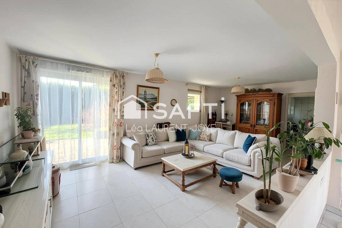 Photo 1 - Maison à LUYNES