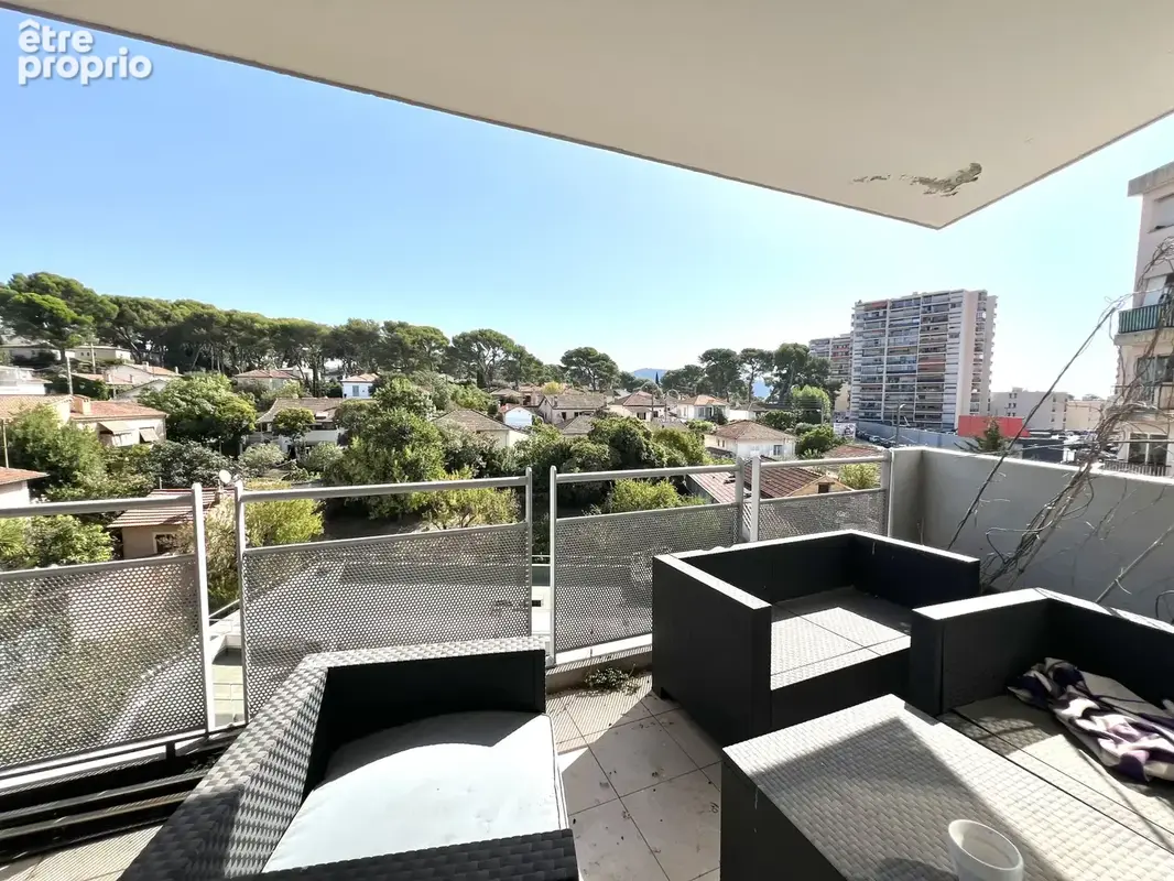 À vendre Le Cannet   T3 lumineux avec terrasse, garage et cave - photo 1