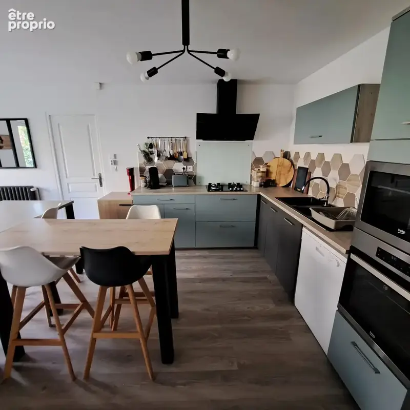 Charentaise rénovée avec dépendances - 170 m2 - 5 chambres - photo 2
