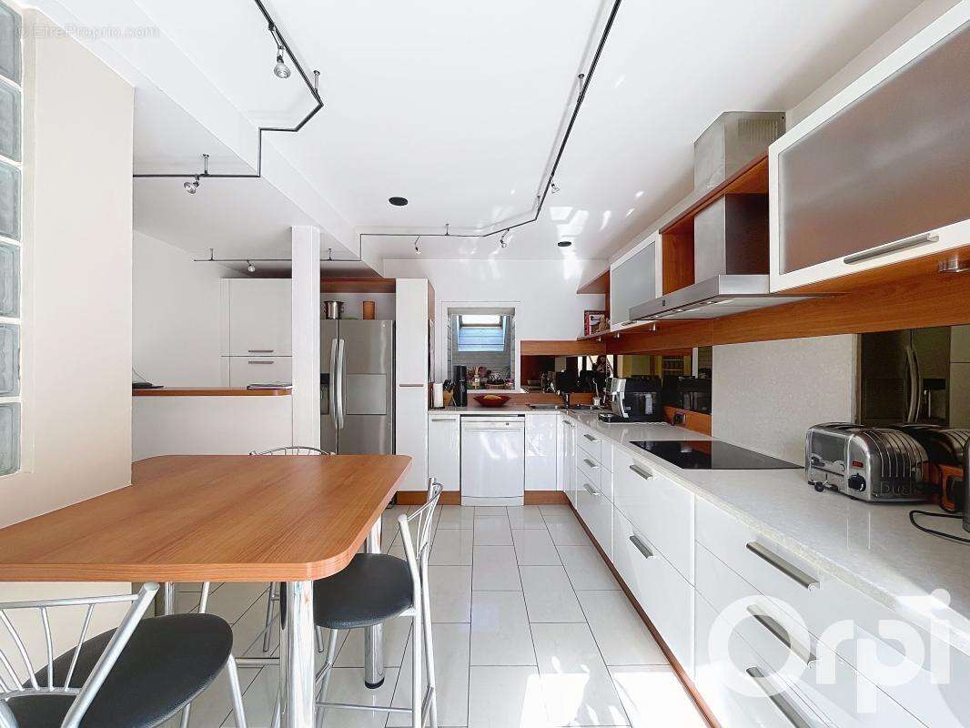 Maison à SAULX-LES-CHARTREUX