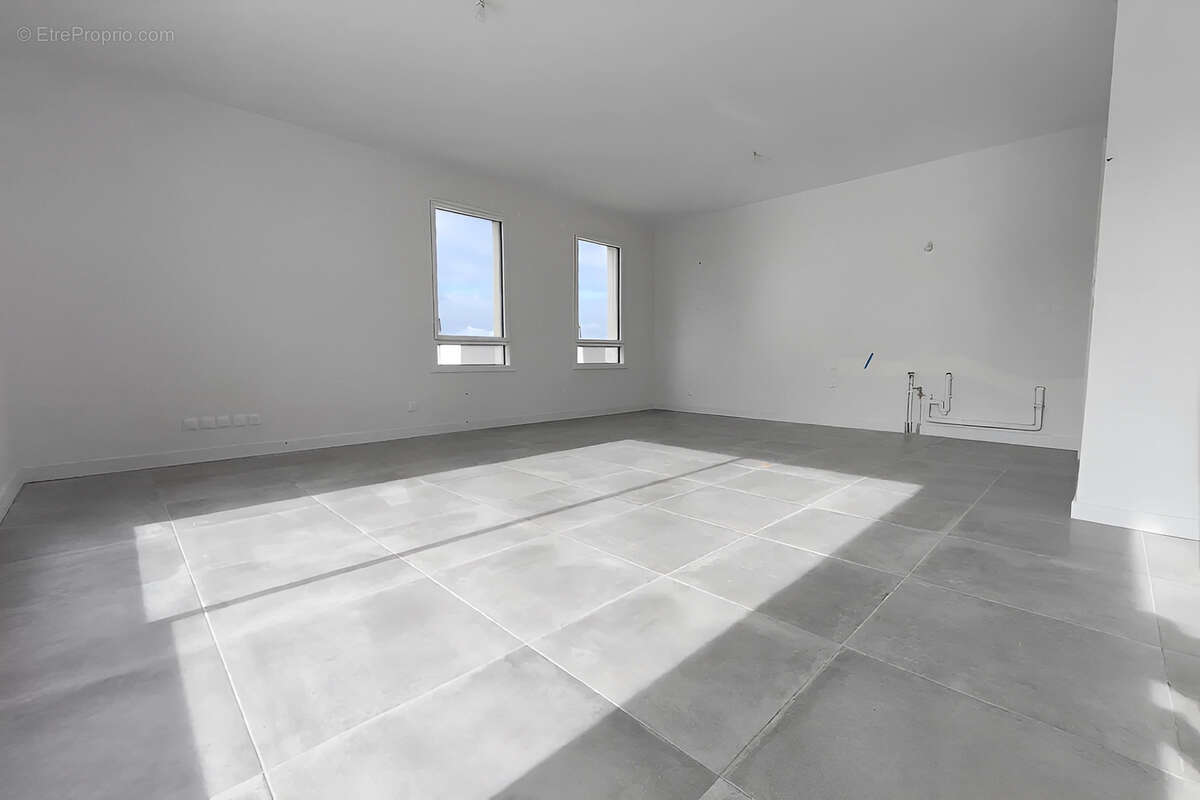 Appartement à PUSIGNAN