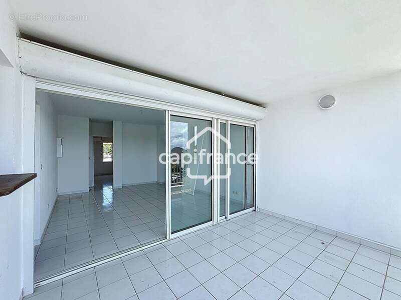 Appartement à BAIE-MAHAULT