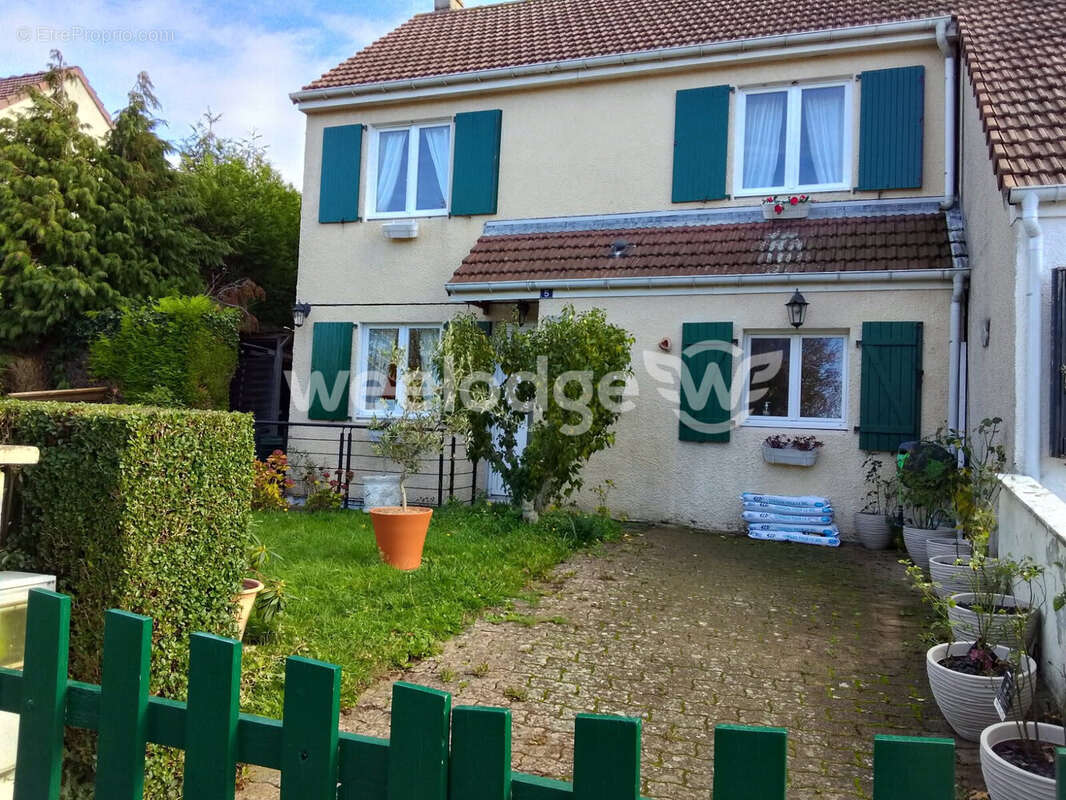 Maison à MEZIDON-CANON