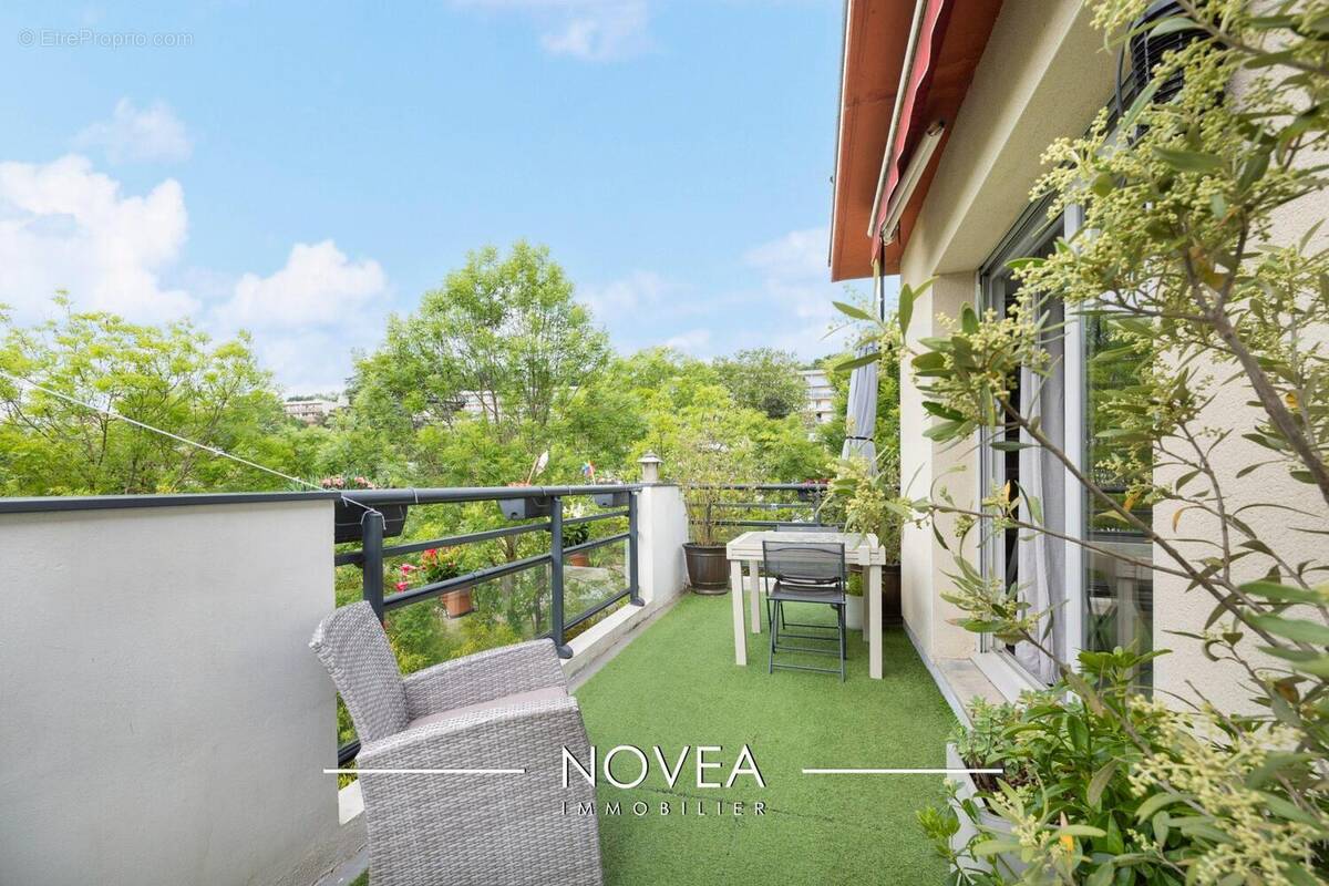 Appartement à NEUVILLE-SUR-SAONE