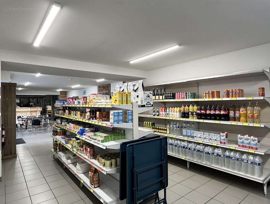 Commerce à L&#039;EGUILLE