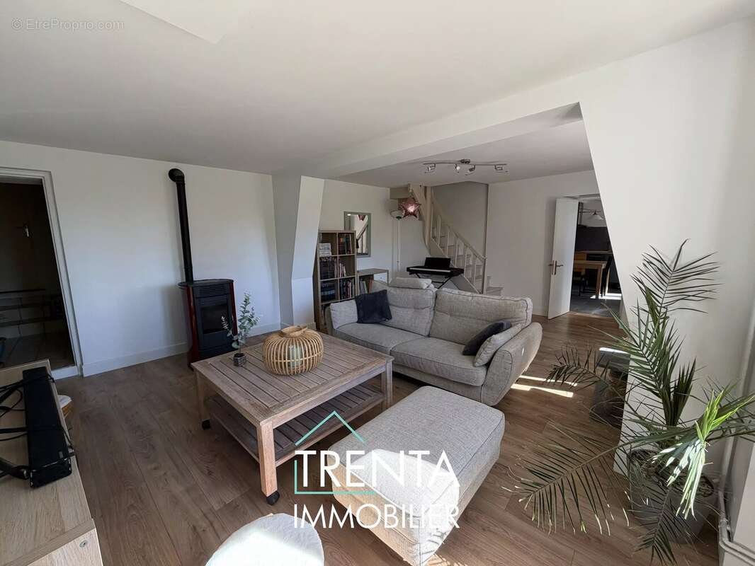 Maison à SAINT-JEAN-DE-MOIRANS