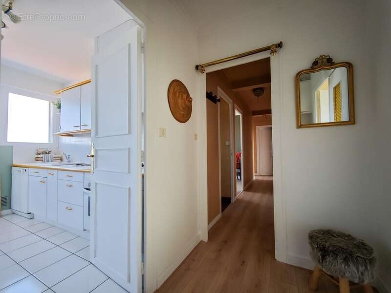 CHOLET – Résidence Saint-Pierre  Appartement 4 pièces – 3 chambres  Dernier étage – Vue exceptionnelle - photo 3