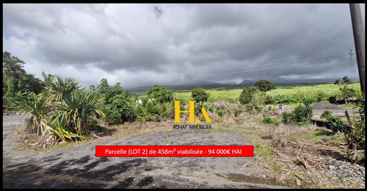 Terrain à SAINTE-ROSE