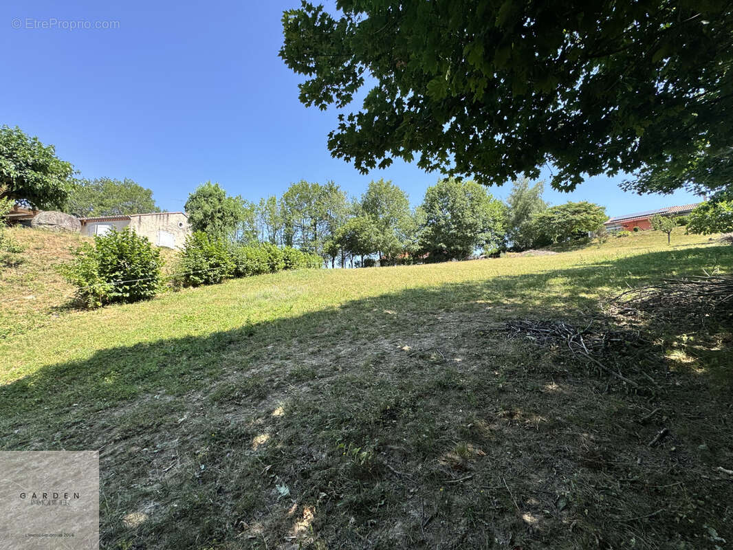 Terrain à LACROUZETTE