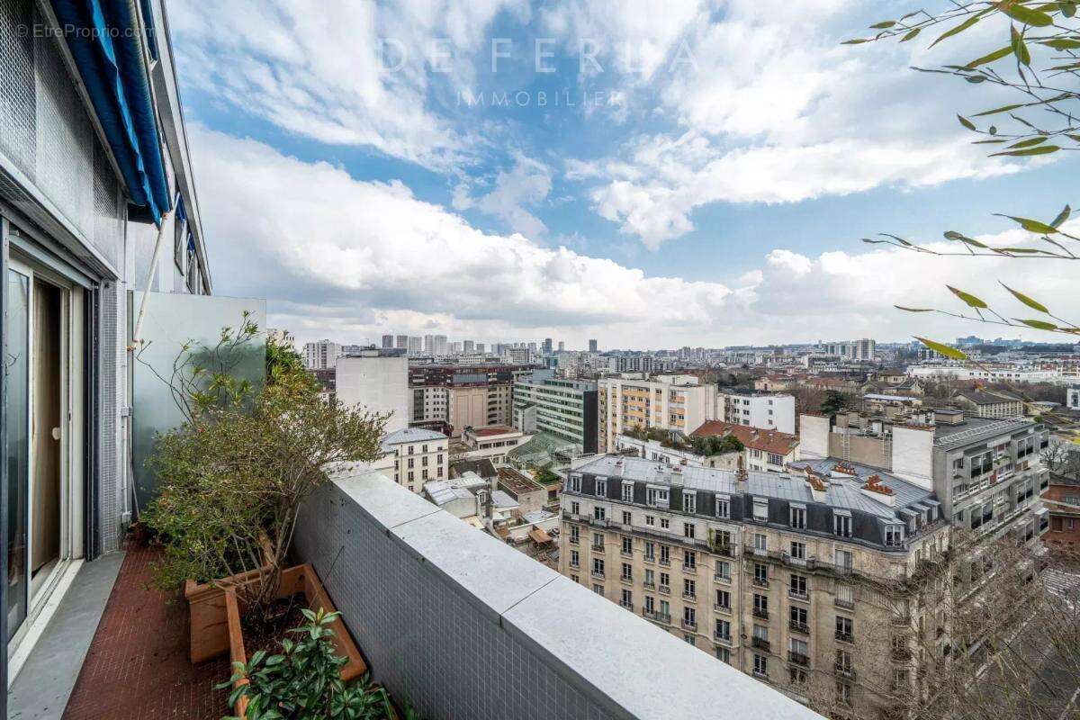 Appartement à PARIS-14E