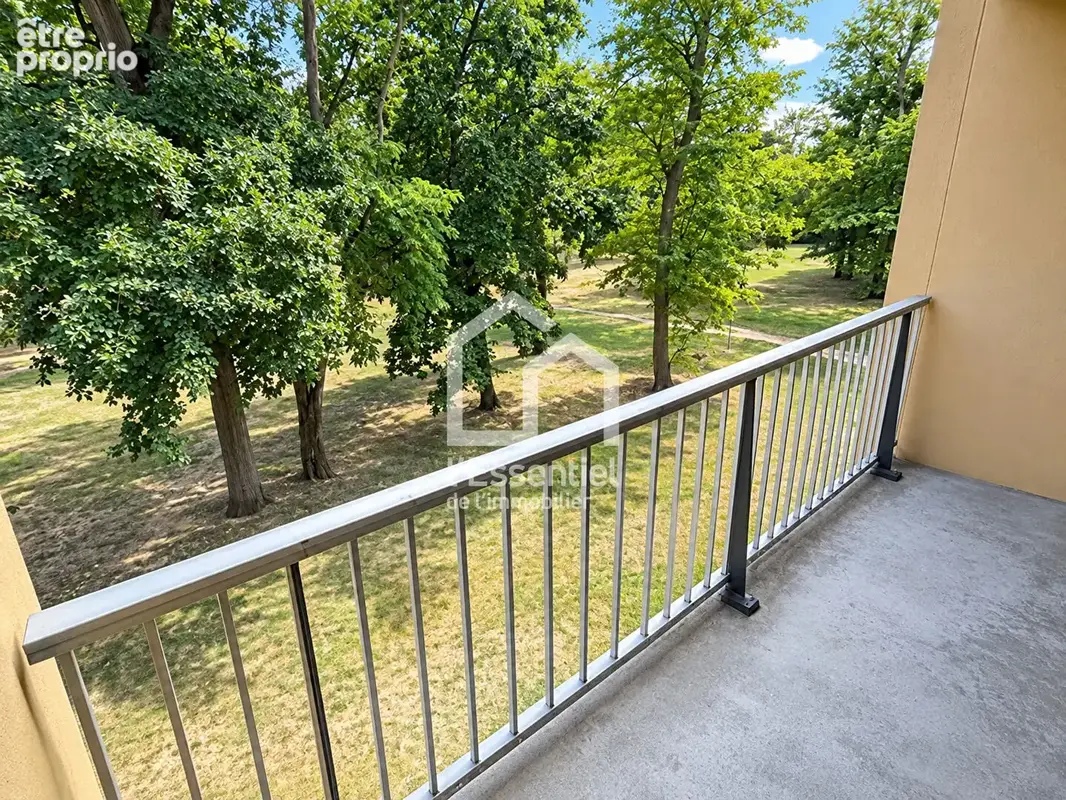 VERNEUIL-SUR-SEINE - Appartement 2 pièces 56 m² avec balcon et box. - photo 3