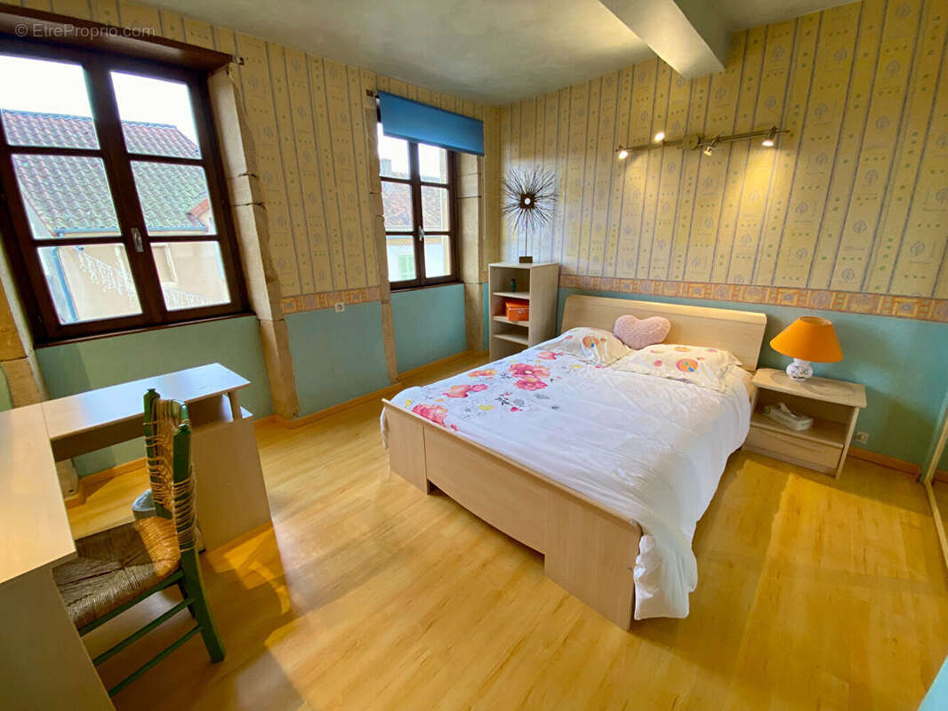 Maison à SEMUR-EN-BRIONNAIS