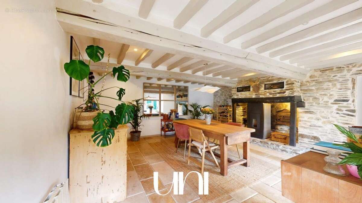 Maison à TROIS-MONTS