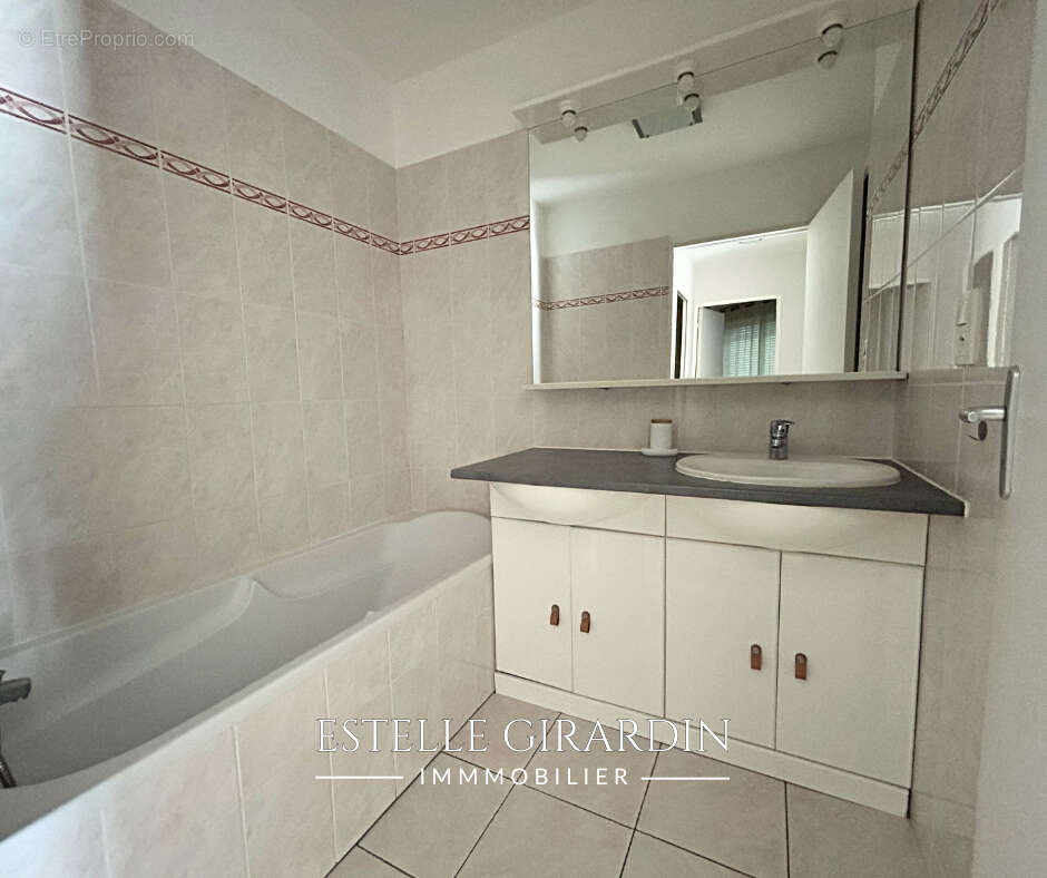 Appartement T4 lumineux avec balcon - Carquefou - photo 10