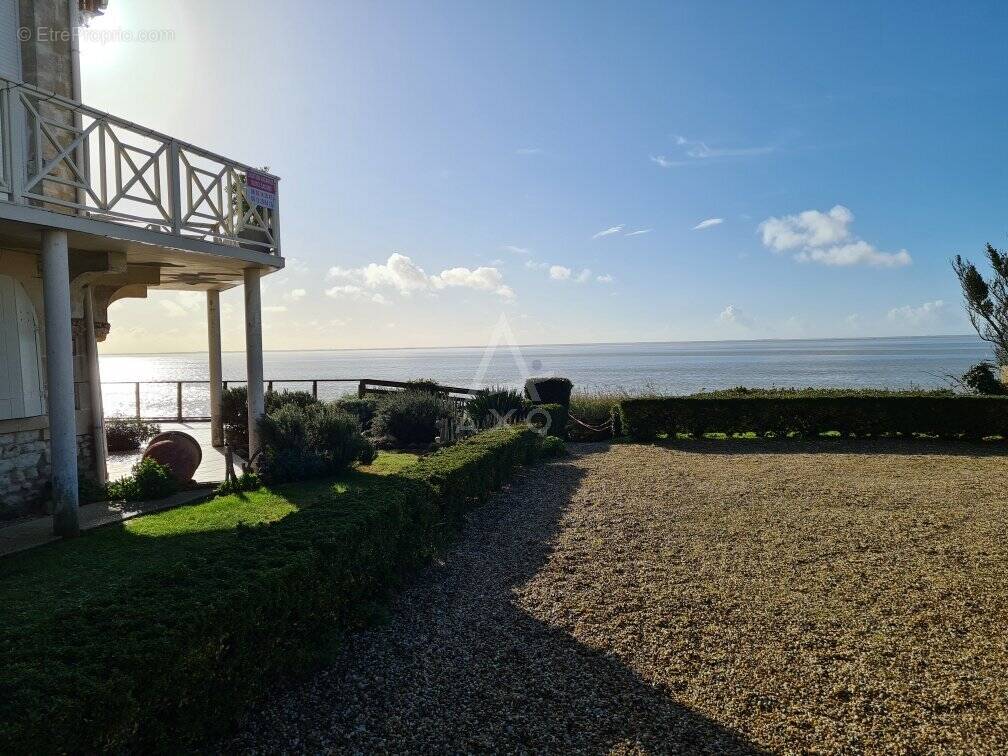Appartement à MESCHERS-SUR-GIRONDE