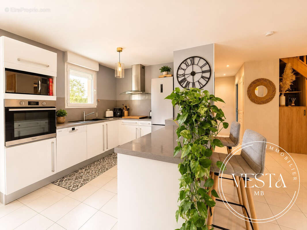 Maison 92 m² à Treclun  - photo 8
