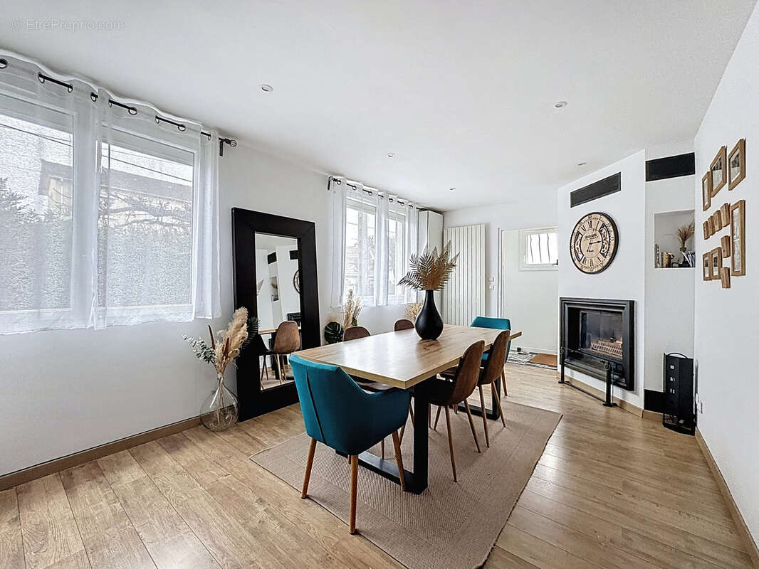 Maison à PARAY-VIEILLE-POSTE