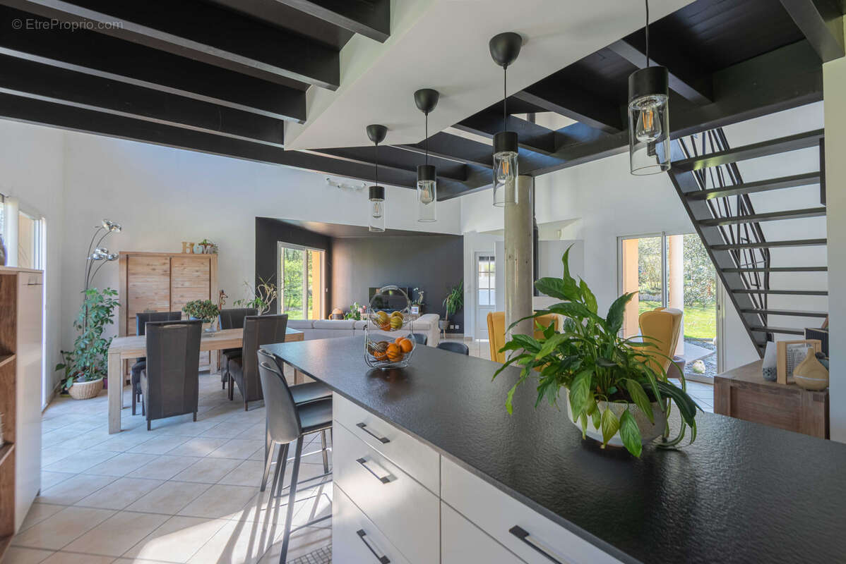 Maison à CAMBLANES-ET-MEYNAC