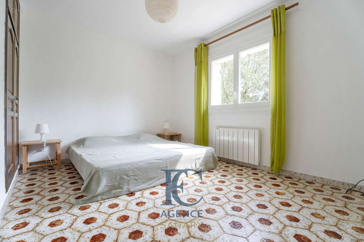 Maison à SIX-FOURS-LES-PLAGES