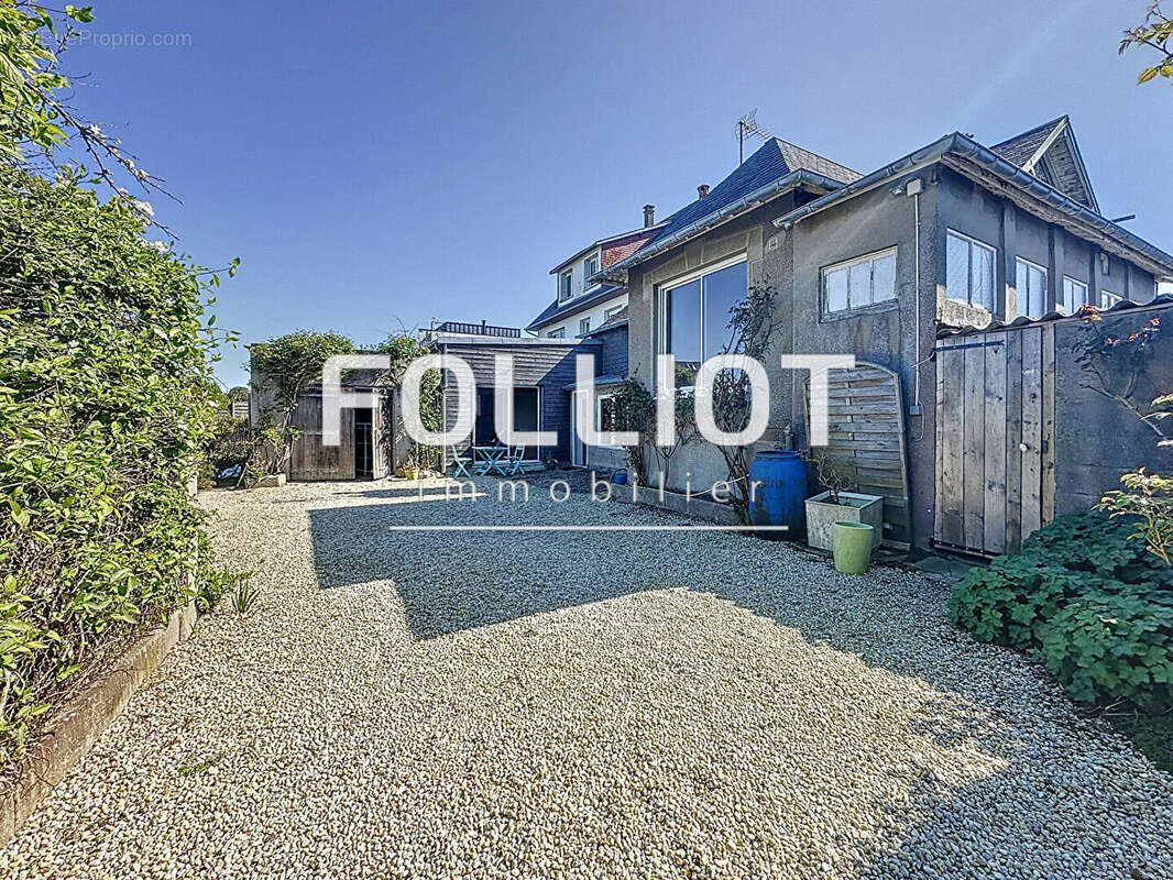 Maison à DONVILLE-LES-BAINS