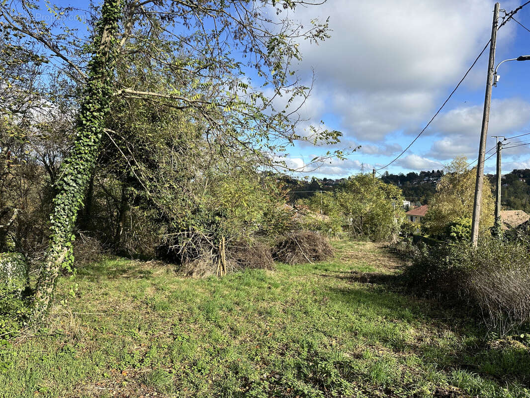 Autre à DECAZEVILLE