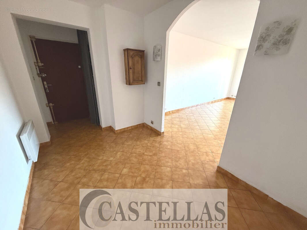Appartement à ROQUEFORT-LA-BEDOULE