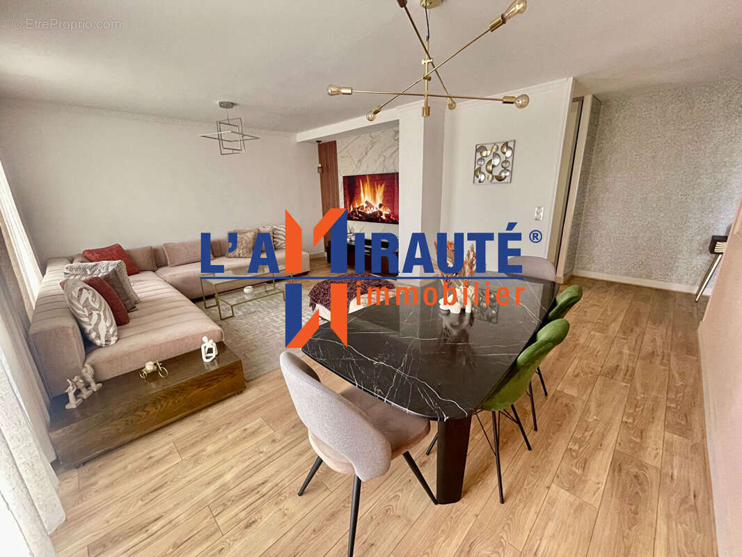 Appartement à SARTROUVILLE