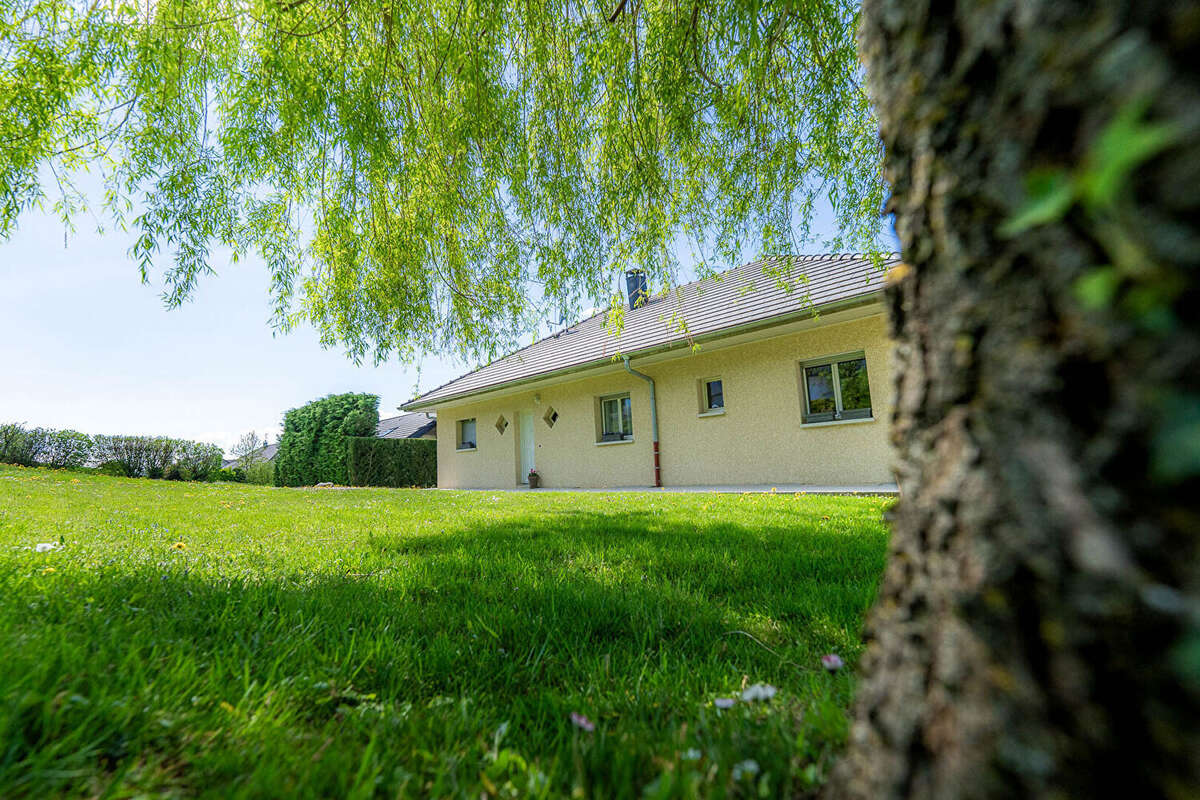 Maison à PUGNY-CHATENOD