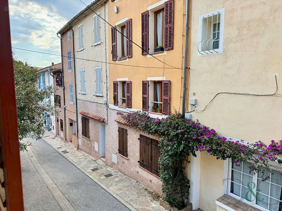 Maison à BORMES-LES-MIMOSAS