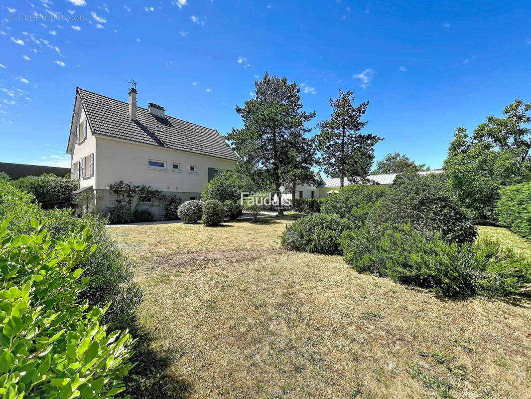 Maison à AGON-COUTAINVILLE