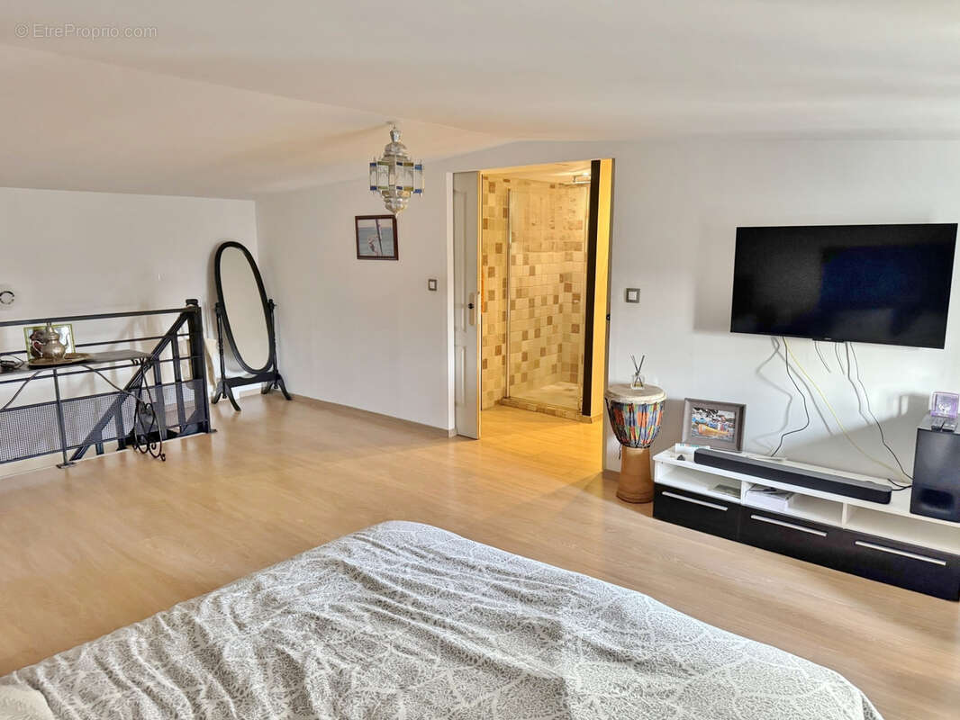 Appartement à CRAPONNE