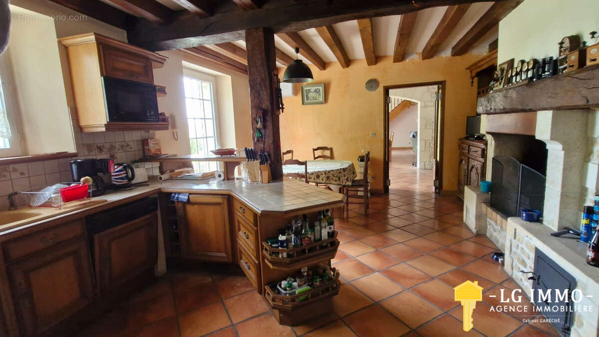 Maison à CHENAC-SAINT-SEURIN-D'UZET